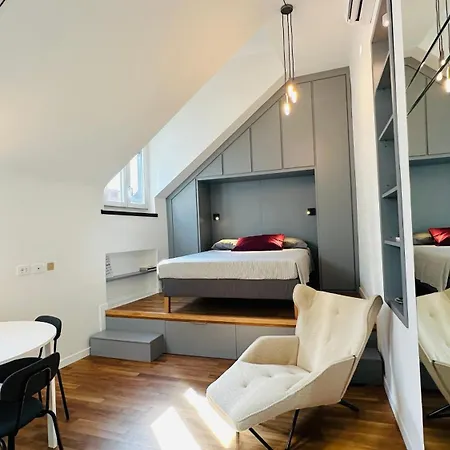 Apartament 38 *