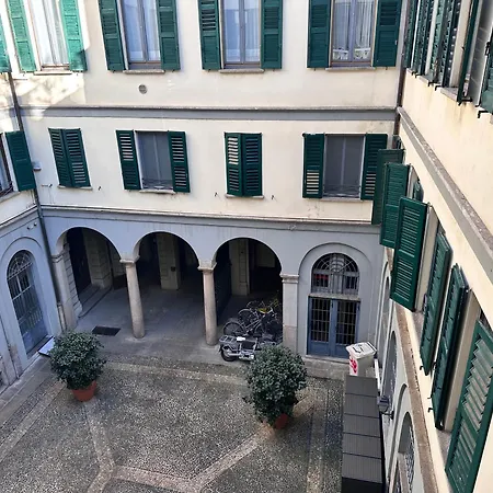 38 Apartament *